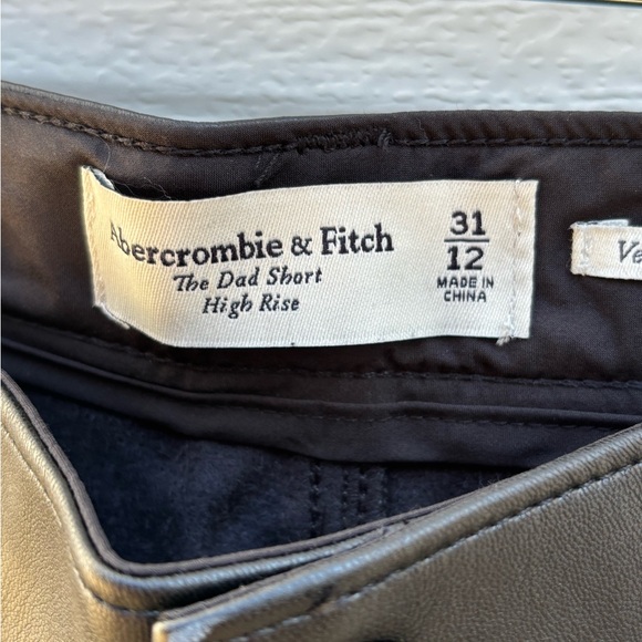 Abercrombie & Fitch Black Vegan Leather The Dad Short High Rise  Size 12 - Picture 6 of 7